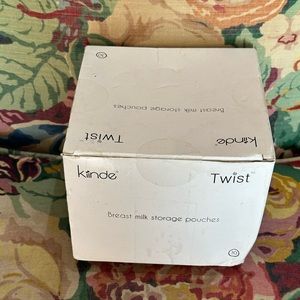 (1) Kiinde Twist Breast Milk Storage Pouches Bags Box of 30 New, Open box